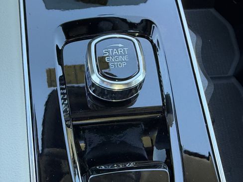 New 2026 Volvo XC90 B5 Ultra image 26