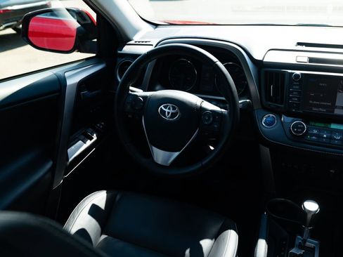 Used 2018 Toyota RAV4 Limited w/ Advanced Technology Package AWD/4WD image 9