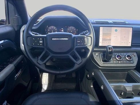 Used 2025 Land Rover Defender 110 X-Dynamic SE AWD/4WD image 5
