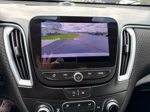 Used 2023 Chevrolet Malibu LT FWD image 18
