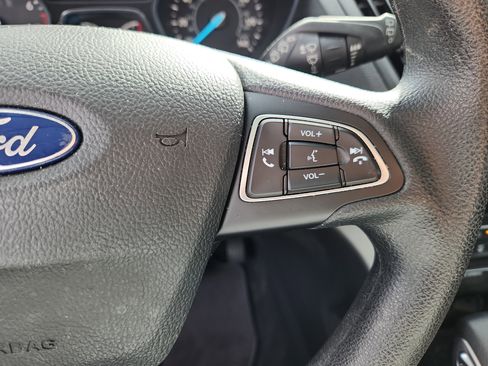 Used 2019 Ford Escape SE image 15