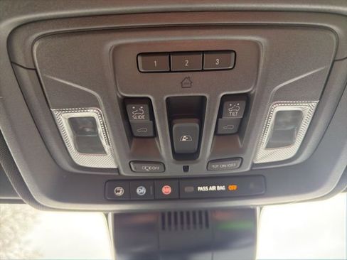 Used 2025 Chevrolet Silverado 1500 High Country w/ High Country Premium Package AWD/4WD image 38