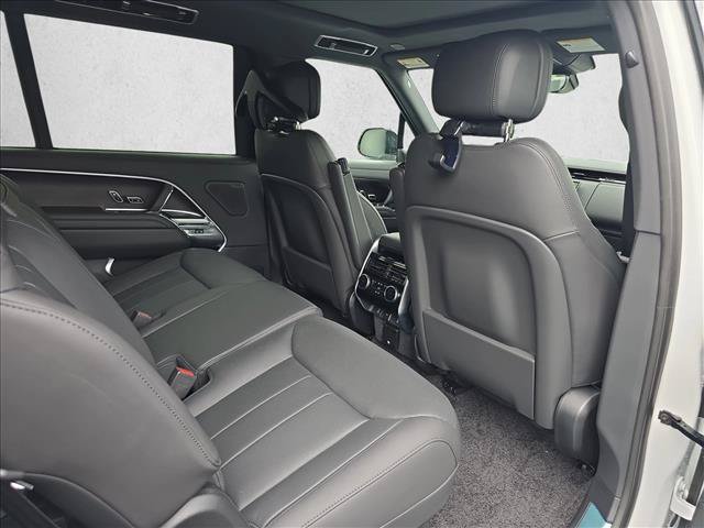 New 2026 Land Rover Range Rover Long Wheelbase SE AWD/4WD image 11