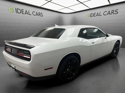 Used 2016 Dodge Challenger SXT Plus RWD image 5