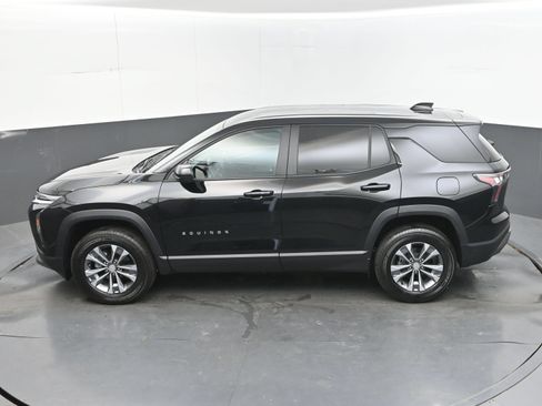 Used 2026 Chevrolet Equinox LT FWD image 32
