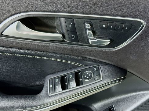 Used 2018 Mercedes-Benz GLA 250 4MATIC image 11