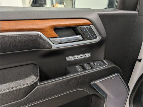 Used 2022 GMC Sierra 1500 Denali w/ Denali Reserve Package AWD/4WD image 10