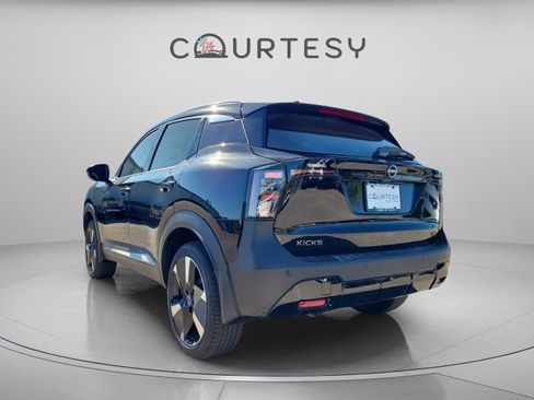 New 2026 Nissan Kicks SR w/ SR Premium Package image 4