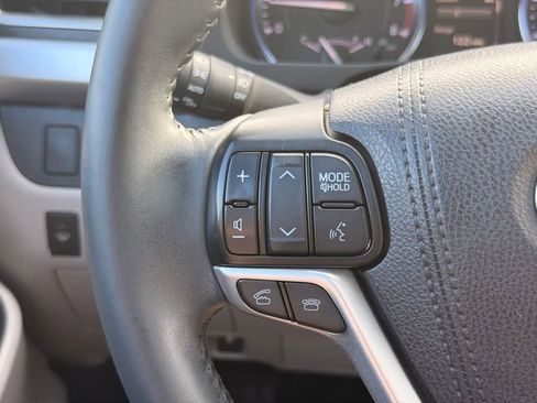 Used 2016 Toyota Highlander Limited FWD image 31