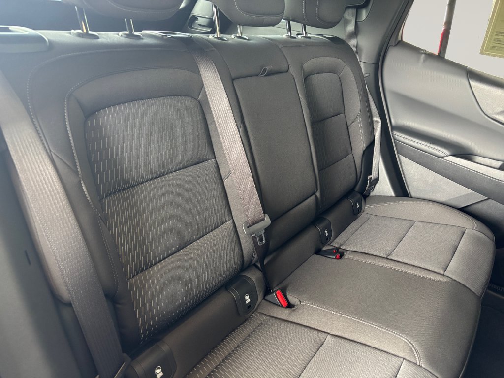 Used 2026 Chevrolet Equinox LT w/ Safety and Technology Package FWD image 17