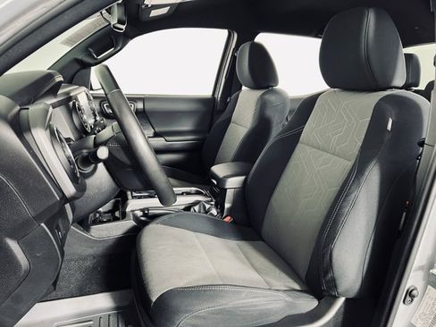 Used 2021 Toyota Tacoma TRD Sport image 11