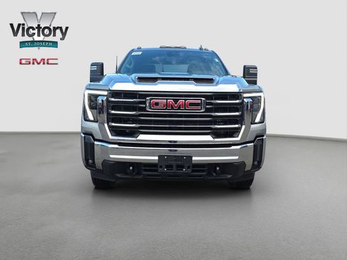 New 2026 GMC Sierra 2500 SLE w/ Preferred Package AWD/4WD image 2