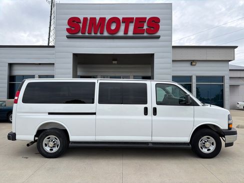 Used 2025 Chevrolet Express 3500 LT w/ LT Preferred Equipment Group RWD image 1