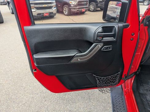 Used 2018 Jeep Wrangler Unlimited Sport S AWD/4WD image 9