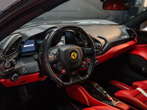 Used 2018 Ferrari 488 GTB RWD image 5
