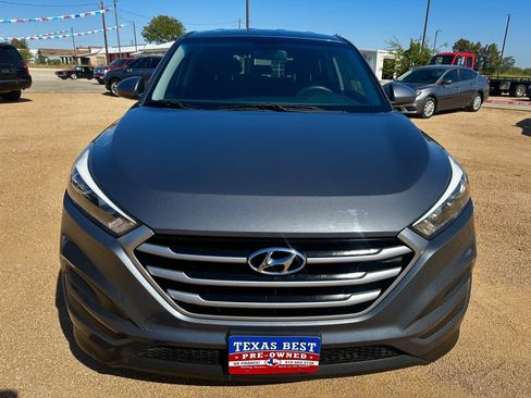 Used 2018 Hyundai Tucson SE w/ Cargo Package image 2