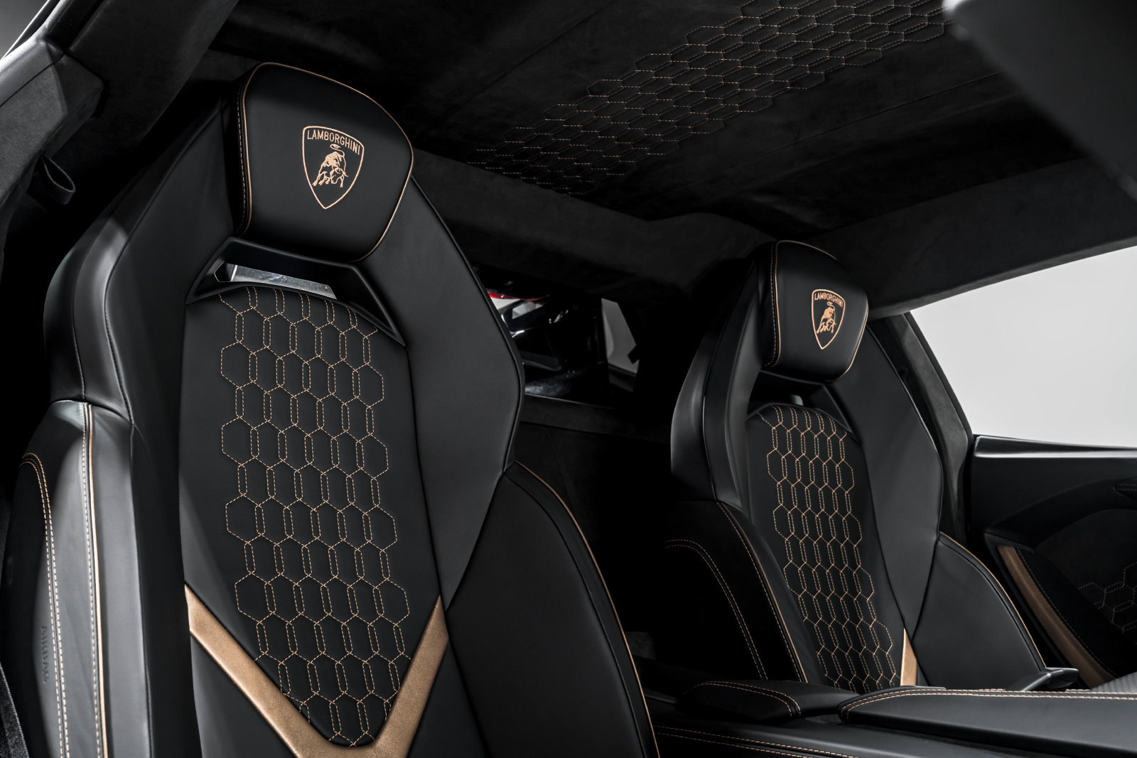 Used 2024 Lamborghini Revuelto AWD/4WD image 34