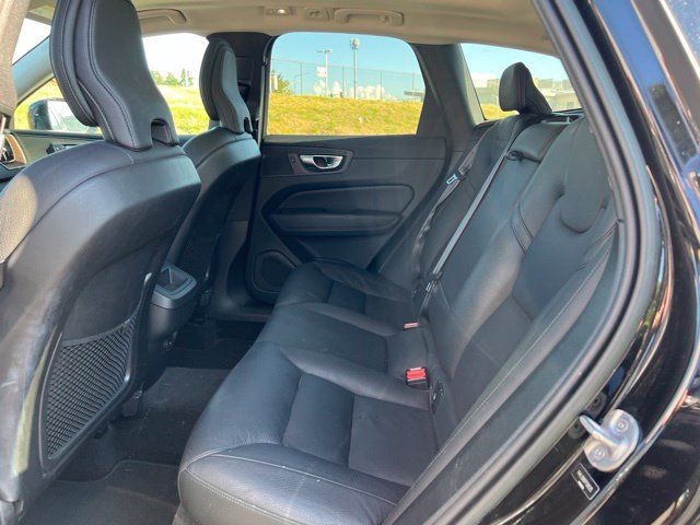 Used 2023 Volvo XC60 B5 Plus AWD/4WD image 13