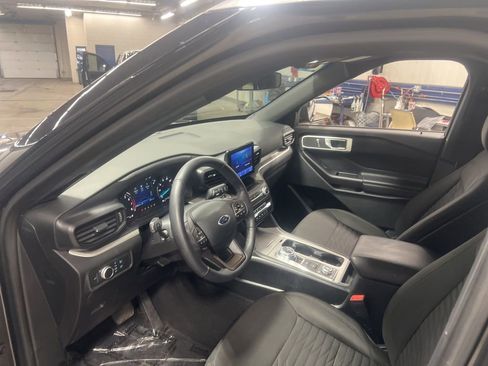 Used 2020 Ford Explorer XLT w/ Class III Trailer Tow Package image 20