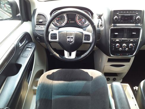 Used 2015 Dodge Grand Caravan SE w/ Quick Order Package 29E SE image 8