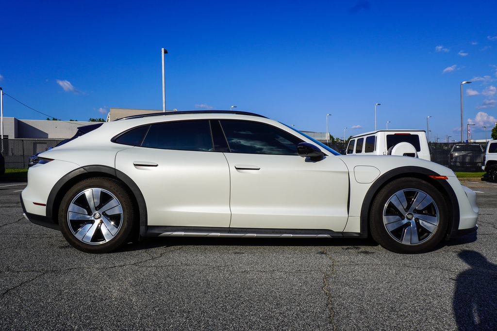 Used 2022 Porsche Taycan 4 Cross Turismo AWD/4WD image 9