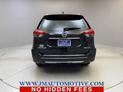 Used 2018 Nissan Rogue SV AWD/4WD image 4