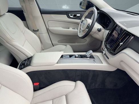 Used 2023 Volvo XC60 B5 Ultimate image 30