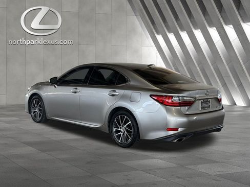 Used 2018 Lexus ES 350 w/ Luxury Package w/Wood Trim FWD image 2