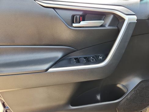 Used 2025 Toyota RAV4 XLE FWD image 13