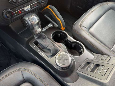 Used 2023 Ford Bronco Badlands image 27