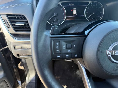 Used 2023 Nissan Rogue SV image 15