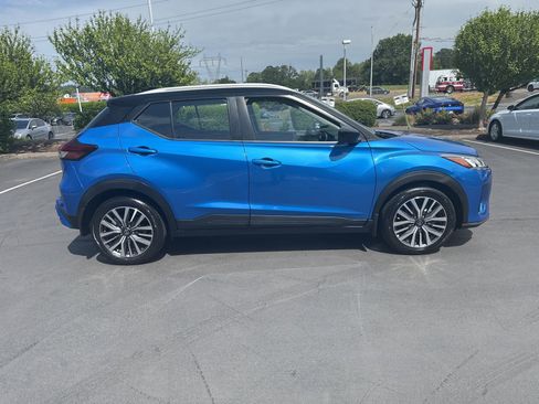 Used 2021 Nissan Kicks SV FWD image 4