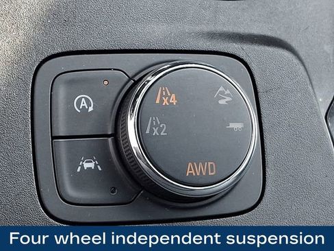 Used 2023 Chevrolet Traverse LT w/ LT Premium Package image 17