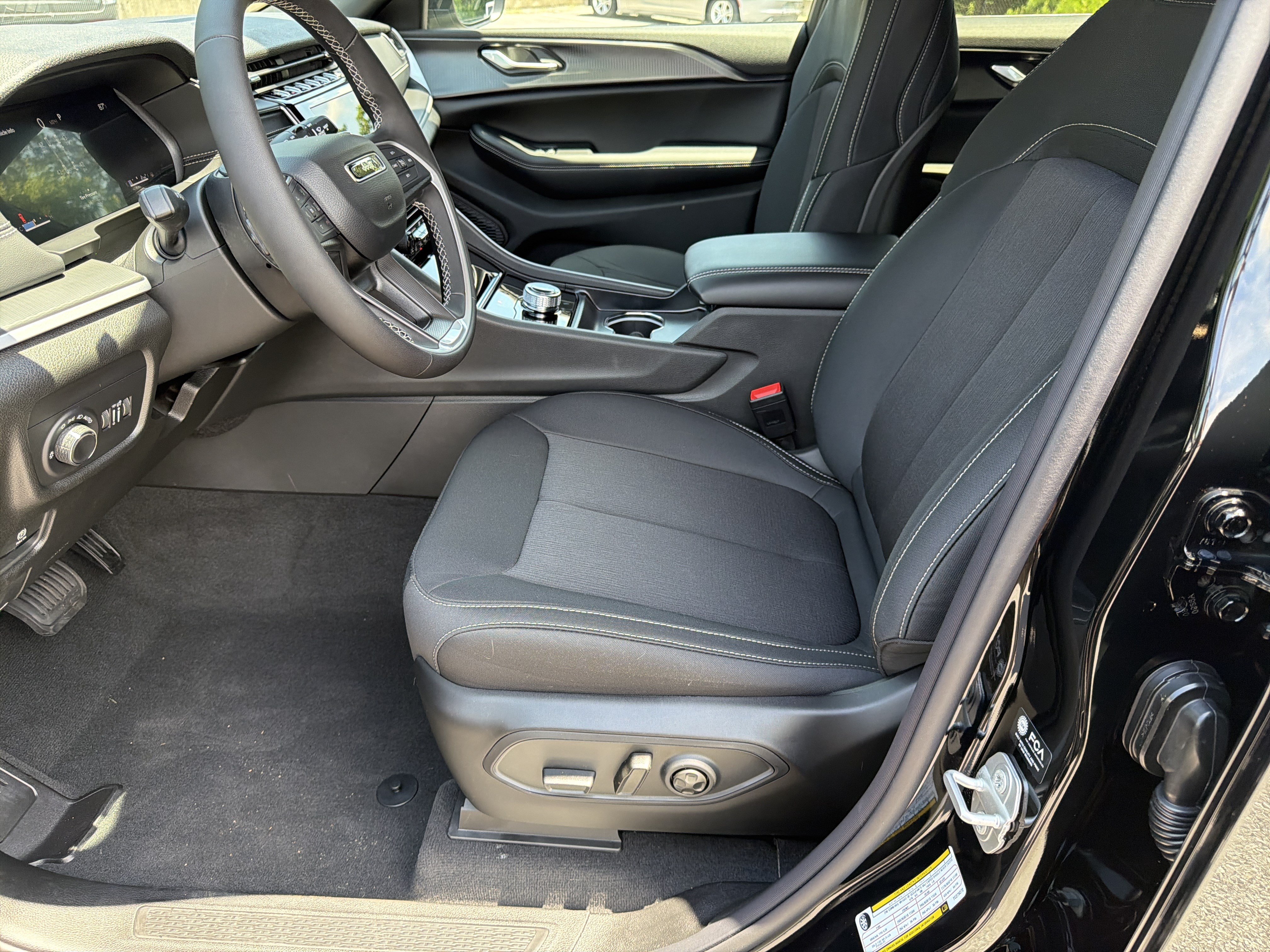 New 2026 Jeep Grand Cherokee Laredo RWD image 11