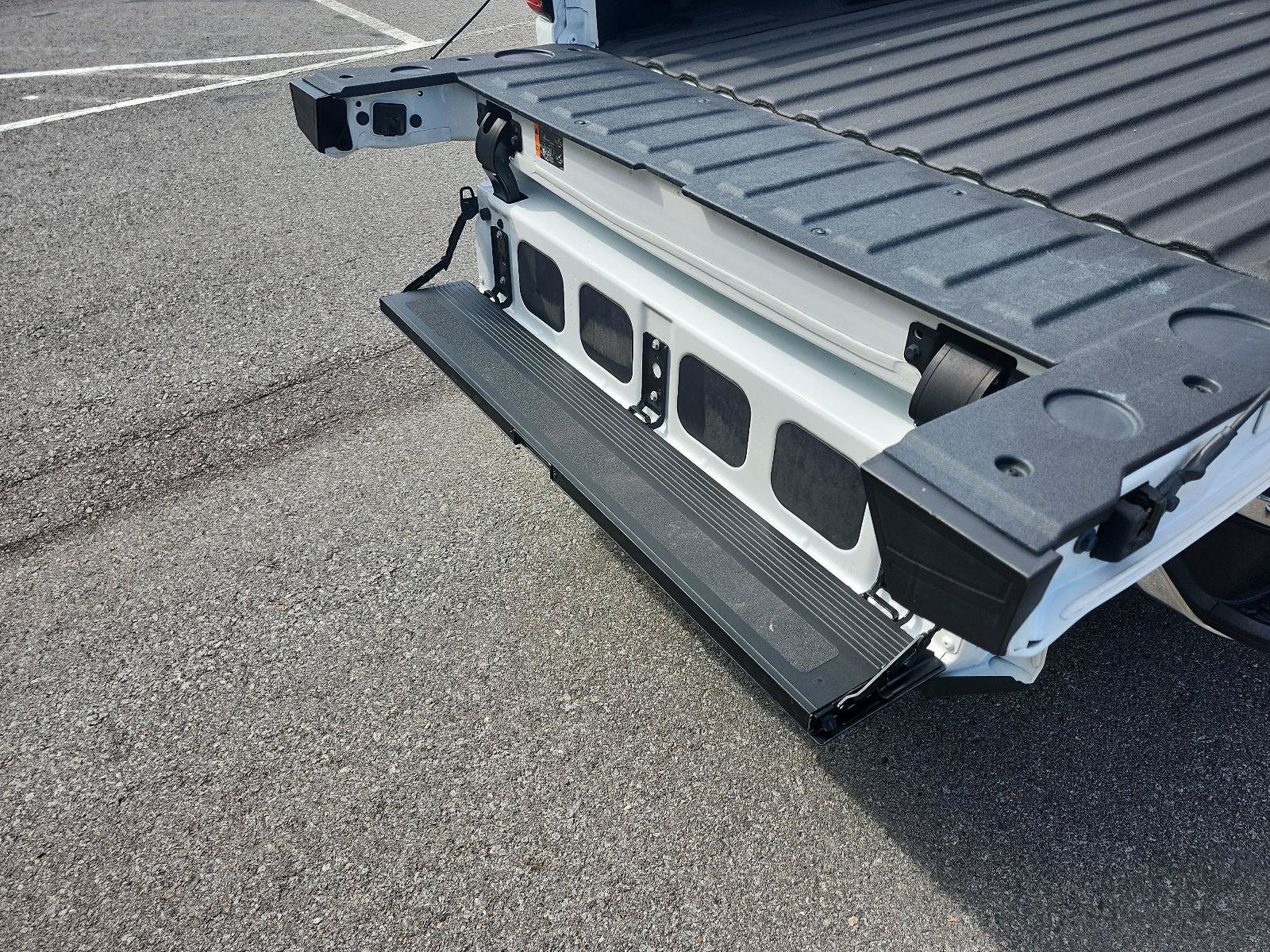 Certified 2024 GMC Sierra 1500 SLT w/ SLT Premium Plus Package AWD/4WD image 13