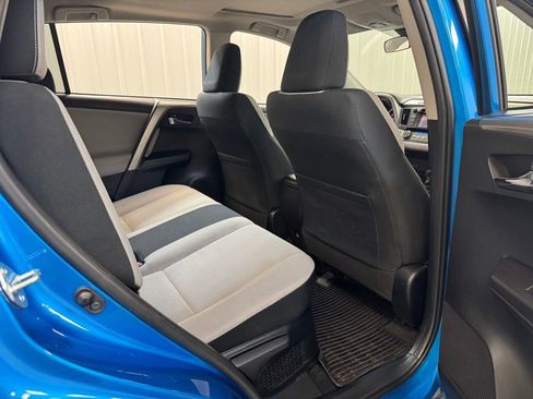 Used 2018 Toyota RAV4 XLE AWD/4WD image 26