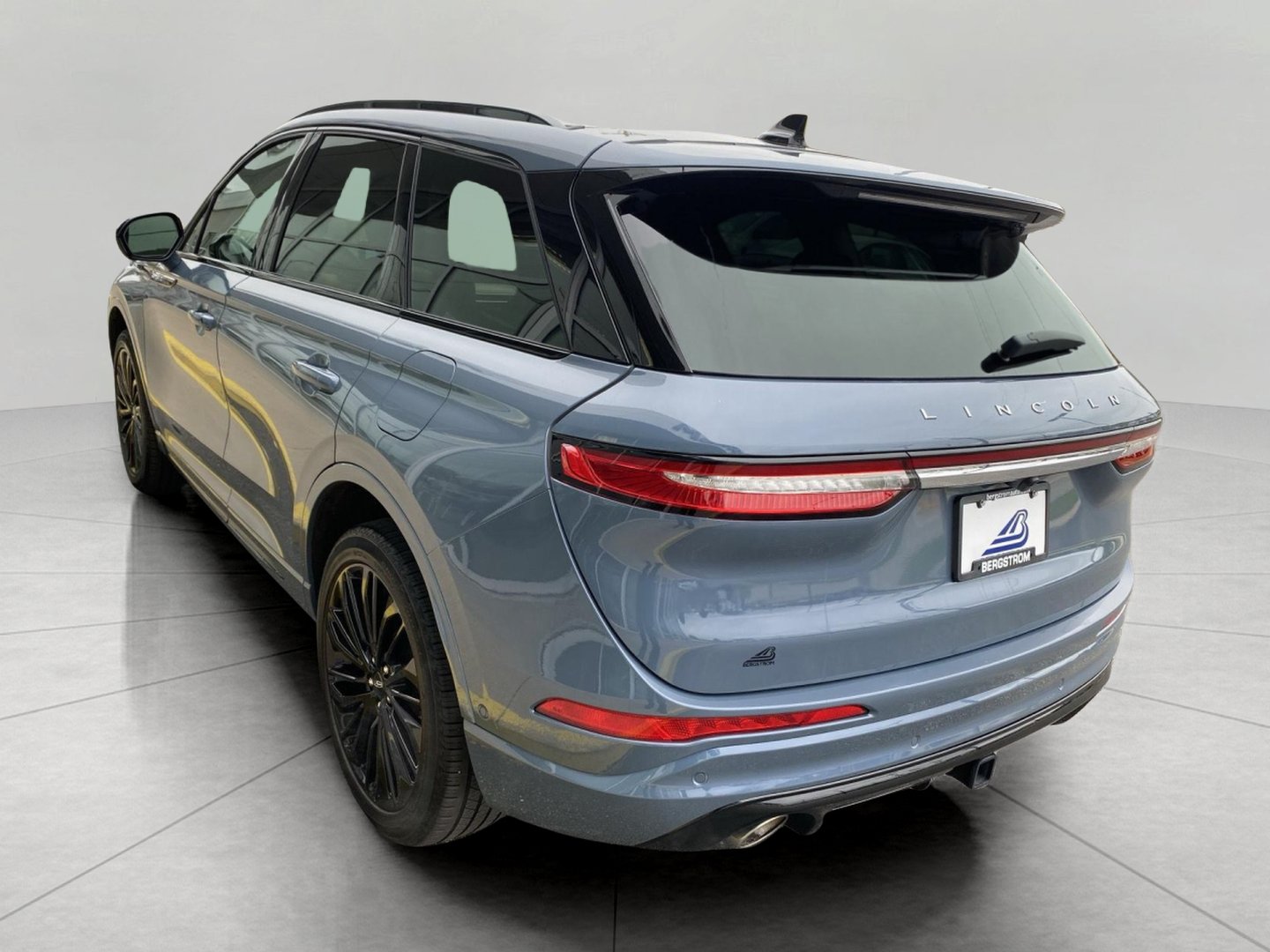 Used 2023 Lincoln Corsair Reserve AWD/4WD image 5