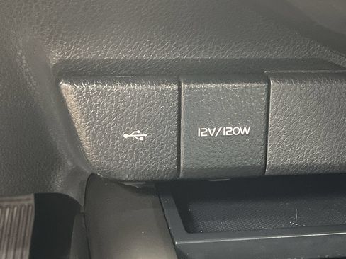 Used 2021 Toyota Camry SE w/ Convenience Package FWD image 19
