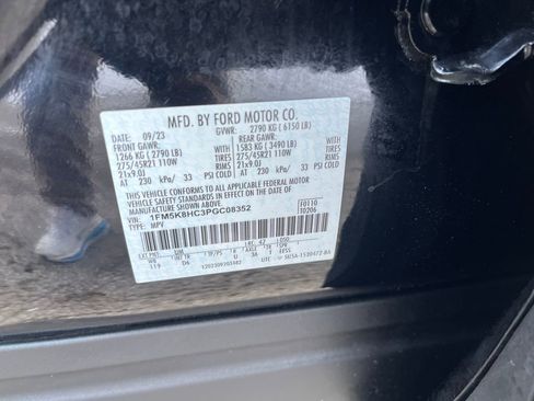 Used 2023 Ford Explorer Platinum w/ Technology Package image 31