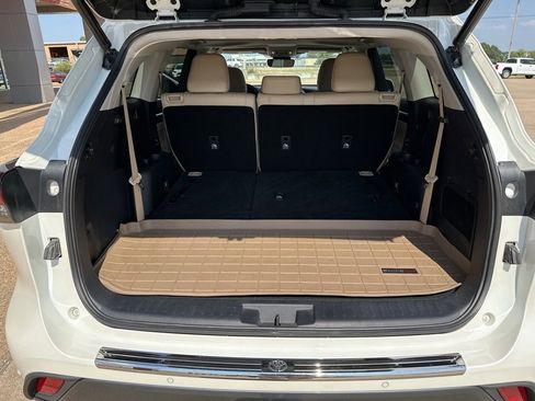 Used 2021 Toyota Highlander Limited image 17