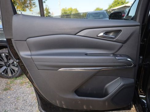 Used 2024 Chevrolet Traverse LT AWD/4WD image 35
