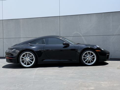 Used 2022 Porsche 911 Carrera RWD image 10