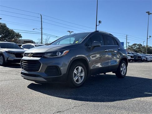 Used 2019 Chevrolet Trax LT w/ LT Convenience Package image 9
