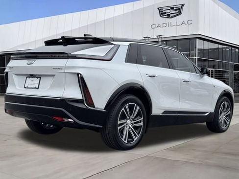 New 2025 Cadillac Lyriq Luxury image 6