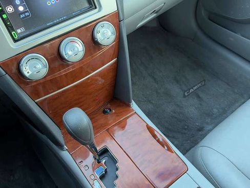 Used 2011 Toyota Camry LE image 16