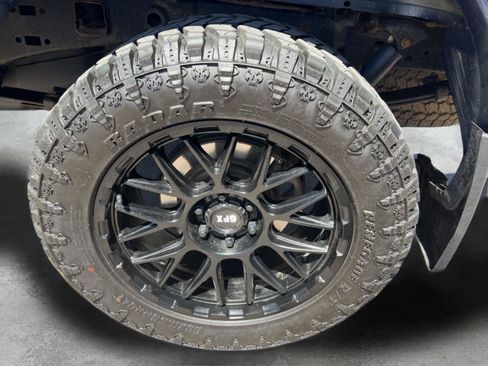 Used 2019 Ford F150 Lariat w/ Equipment Group 502A Luxury AWD/4WD image 9
