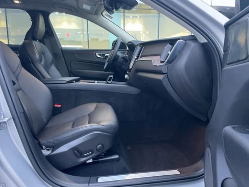 Certified 2023 Volvo XC60 B5 Plus w/ Climate Package image 15