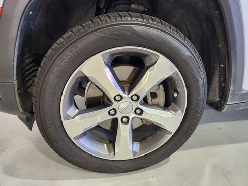 Used 2021 Jeep Grand Cherokee L Limited RWD image 10