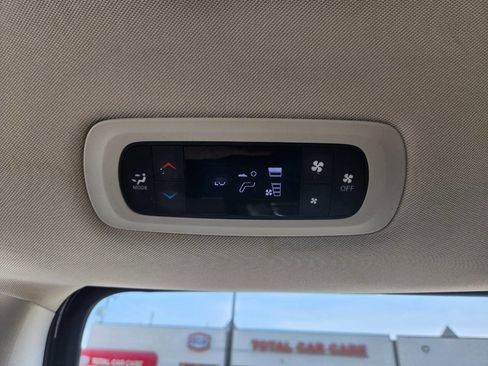 Used 2020 Chrysler Voyager Lxi image 20