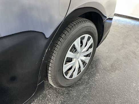 Used 2022 Toyota Camry LE image 10